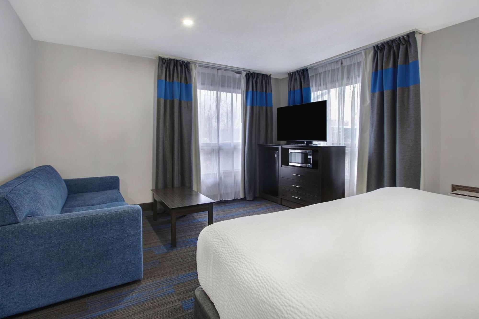Days Inn By Wyndham Barrie Exterior photo