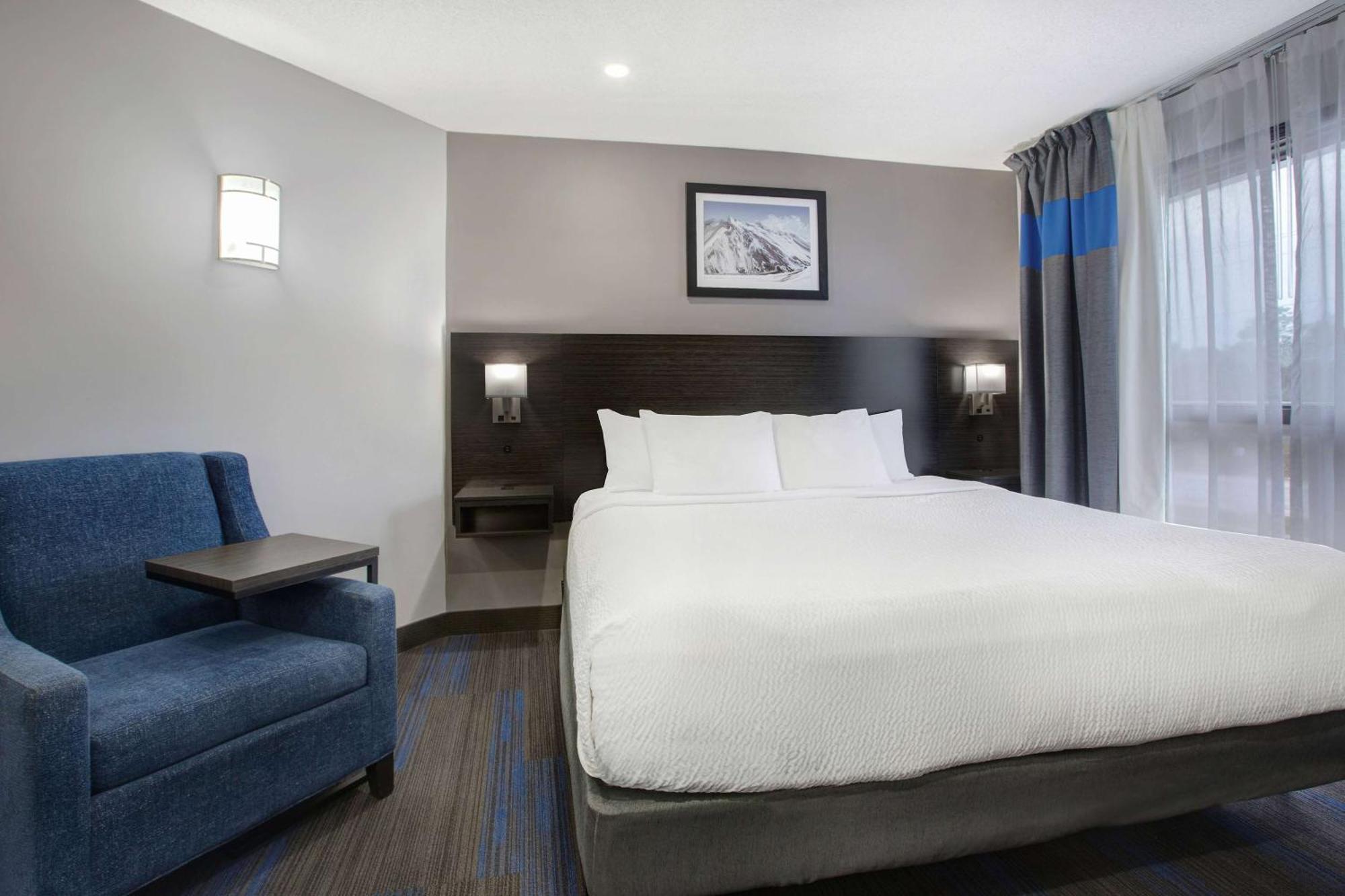 Days Inn By Wyndham Barrie Exterior photo