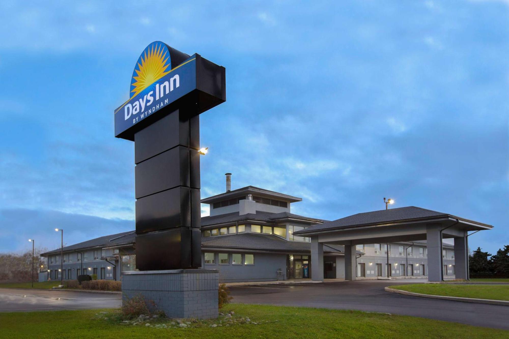 Days Inn By Wyndham Barrie Exterior photo