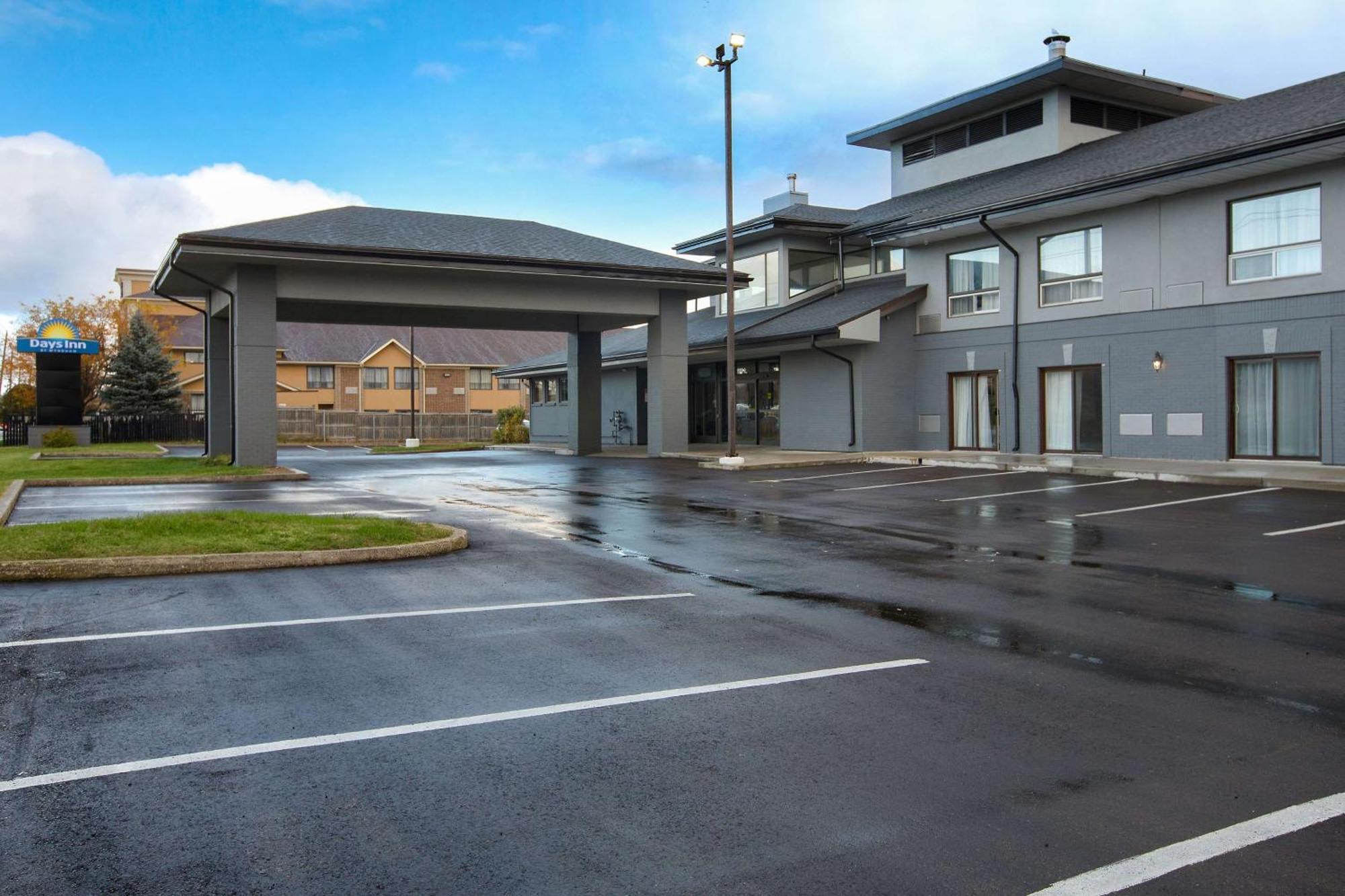 Days Inn By Wyndham Barrie Exterior photo