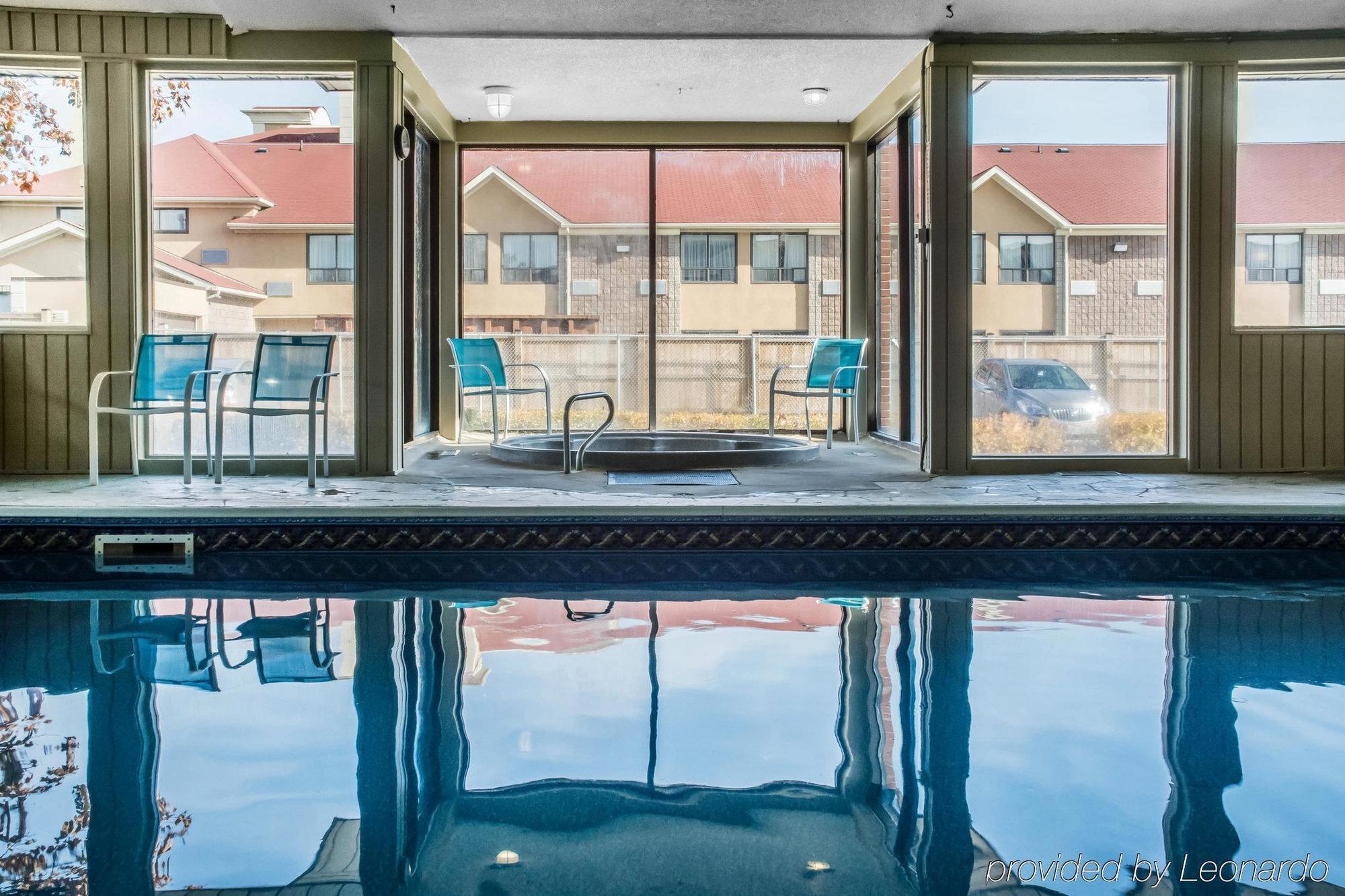Days Inn By Wyndham Barrie Exterior photo
