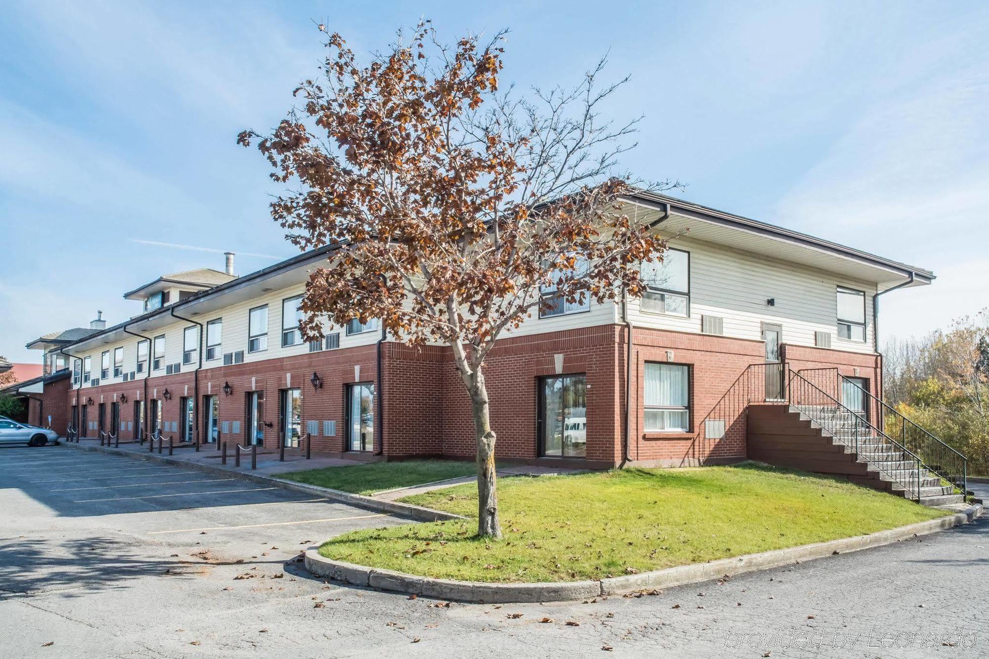 Days Inn By Wyndham Barrie Exterior photo