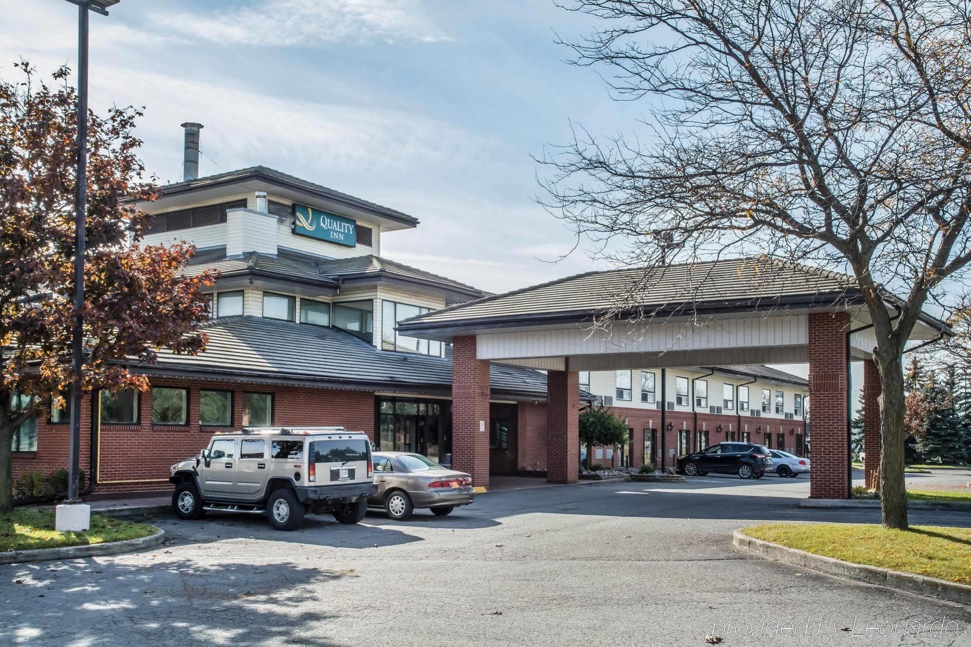 Days Inn By Wyndham Barrie Exterior photo